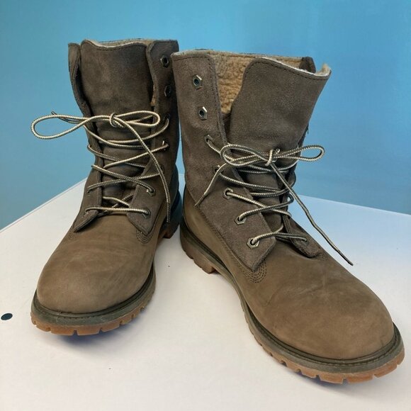 TIMBERLAND Sz  9 Sherpa Lined Suede Lace Up Boots - Picture 2 of 12